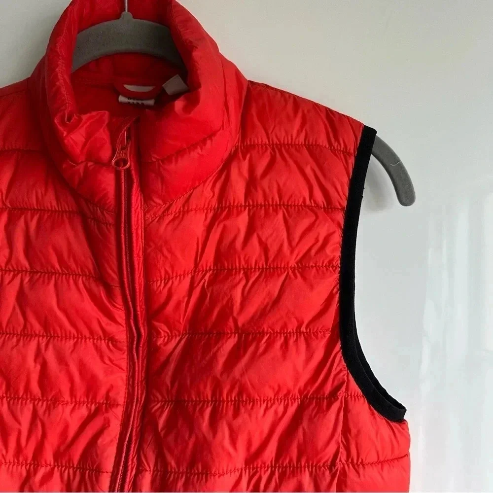 Gap Kids Puffer Vest Red Size Medium Primaloft Zip Front Pockets Outdoor Hiking